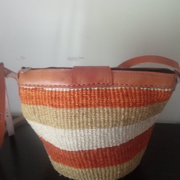 Small/medium sisal Kiondo Kikuyu Kenya and - Picture 3 of 6